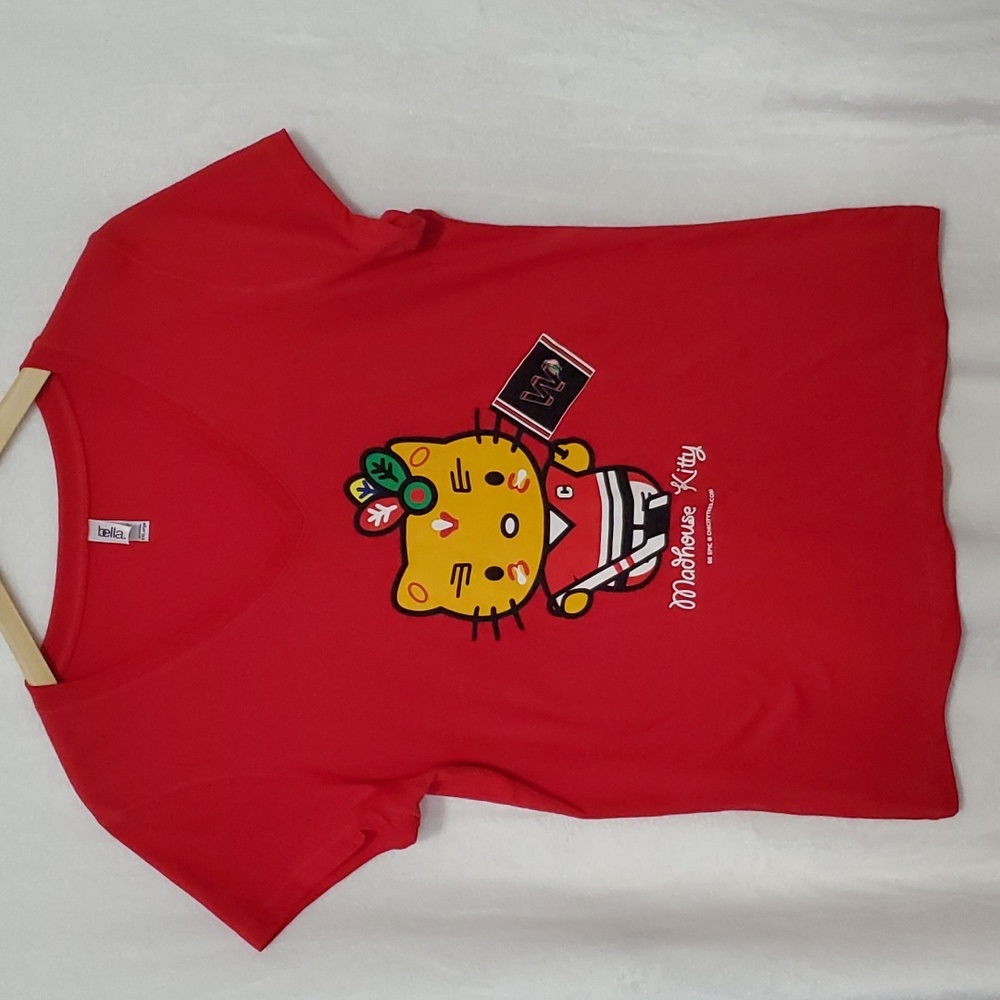 Bella Madhouse Kitty Chicago Blackhawks Print V-neckline T-Shirt Size XXL